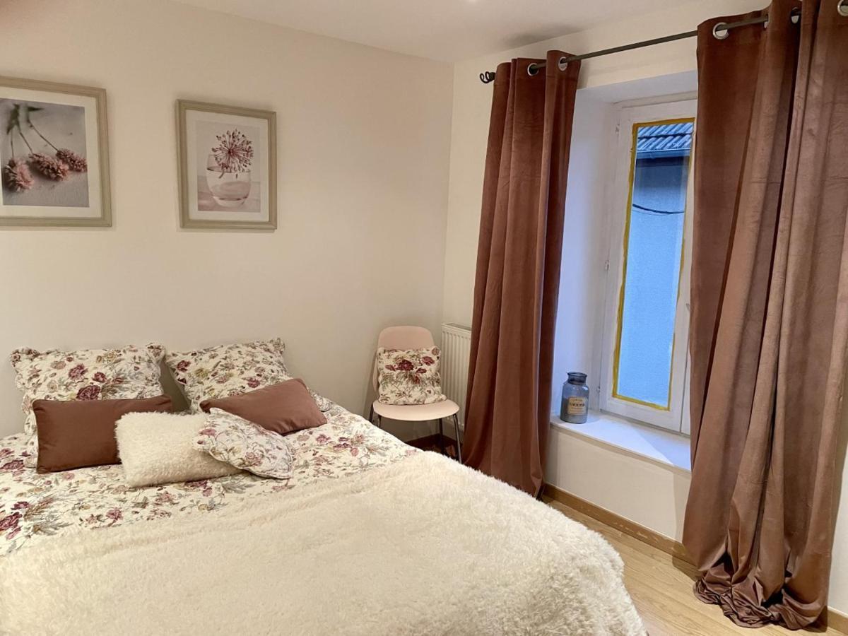 Les Glycines Villa Hieres-Sur-Amby Екстериор снимка
