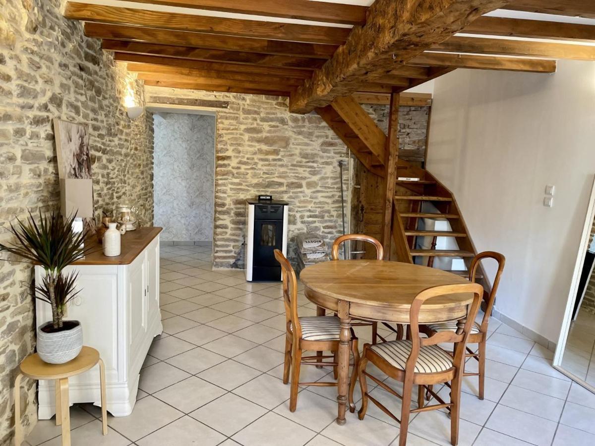 Les Glycines Villa Hieres-Sur-Amby Екстериор снимка