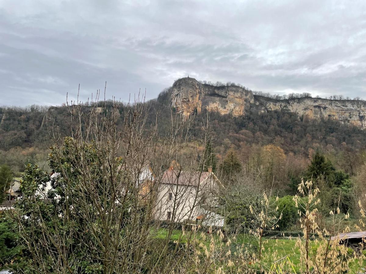 Les Glycines Villa Hieres-Sur-Amby Екстериор снимка