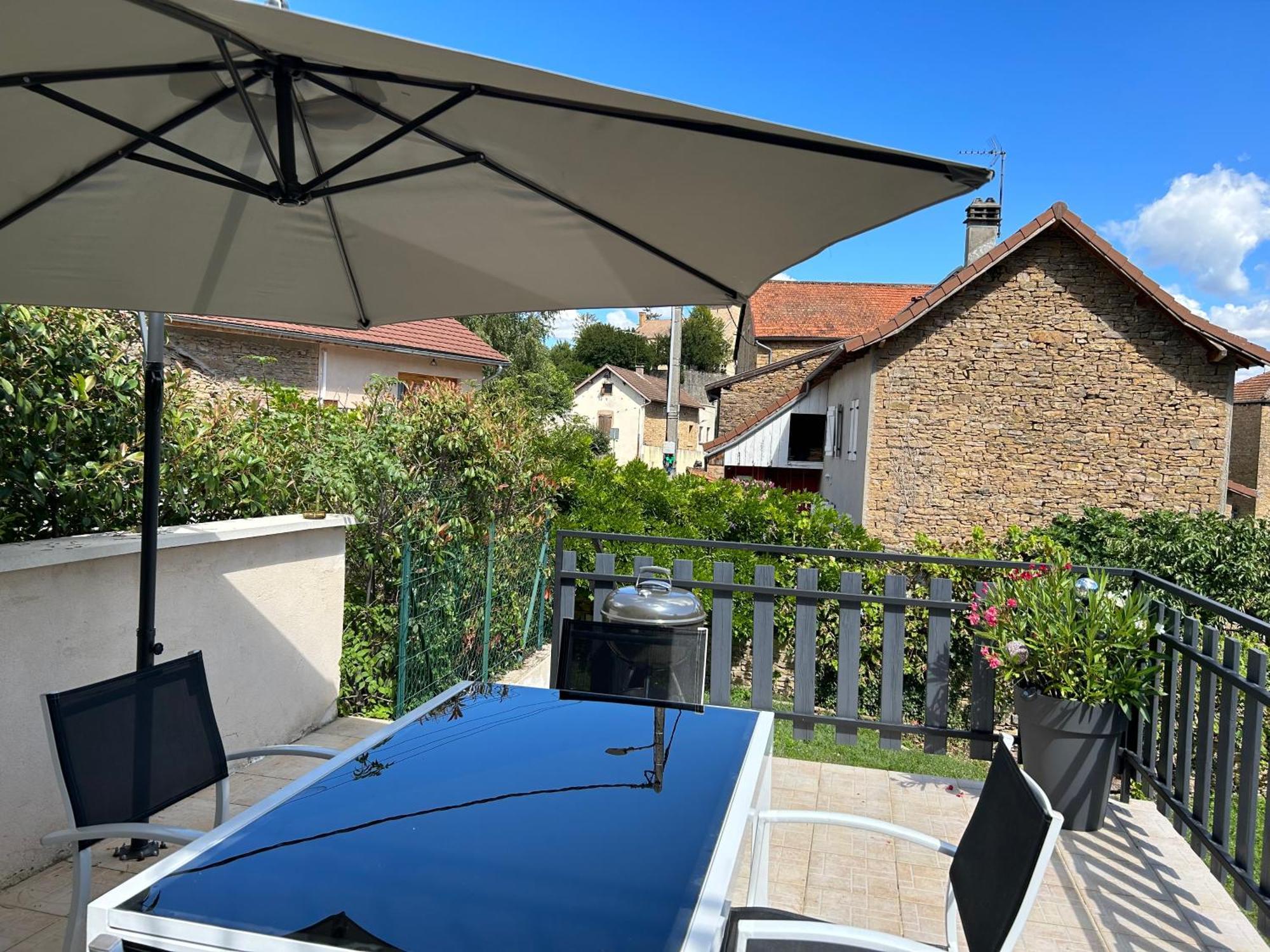 Les Glycines Villa Hieres-Sur-Amby Екстериор снимка