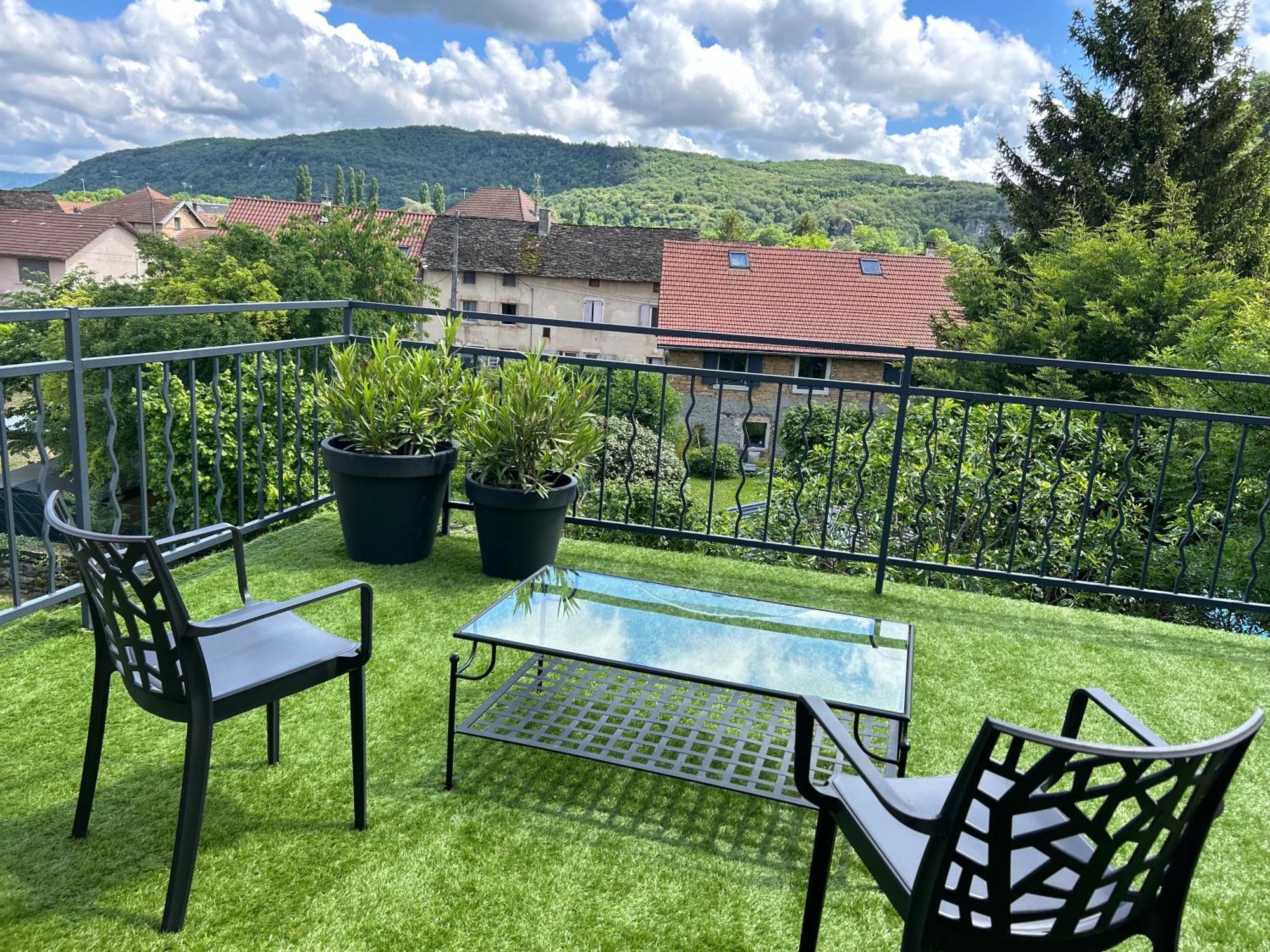 Les Glycines Villa Hieres-Sur-Amby Екстериор снимка